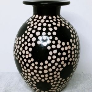Vintage Chulucanas Pottery Vase